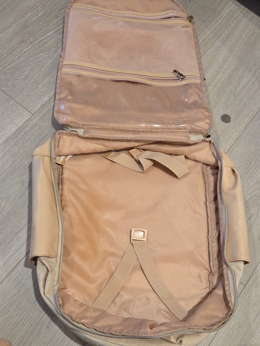 Beis Backpack - Picture 5 of 6